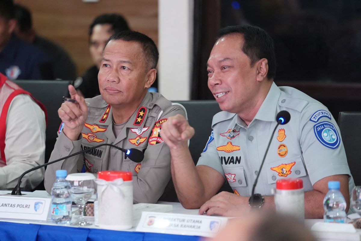 Kakorlantas tinjau kesiapan tol Jakarta-Cikampek jelang Nataru