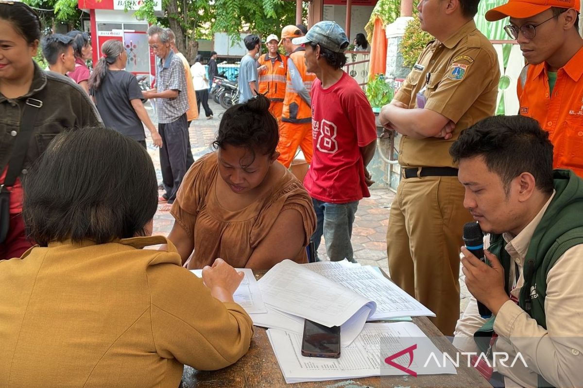 Pembuatan KTP DKI bagi warga kolong Angke diputuskan Dinas Dukcapil