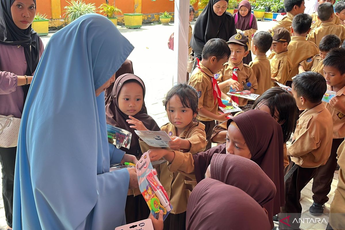 PDGI beri edukasi kesehatan gigi bagi ratusan pelajar SD di Kendari