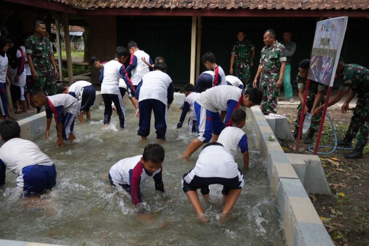 Korem 081/DSJ bangun Rumah Pintar Merak Jaya bentuk karakter siswa