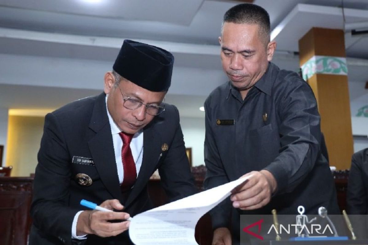 Sidang Paripurna DPRD Pontianak setujui RAPBD 2025 Rp2,19 triliun