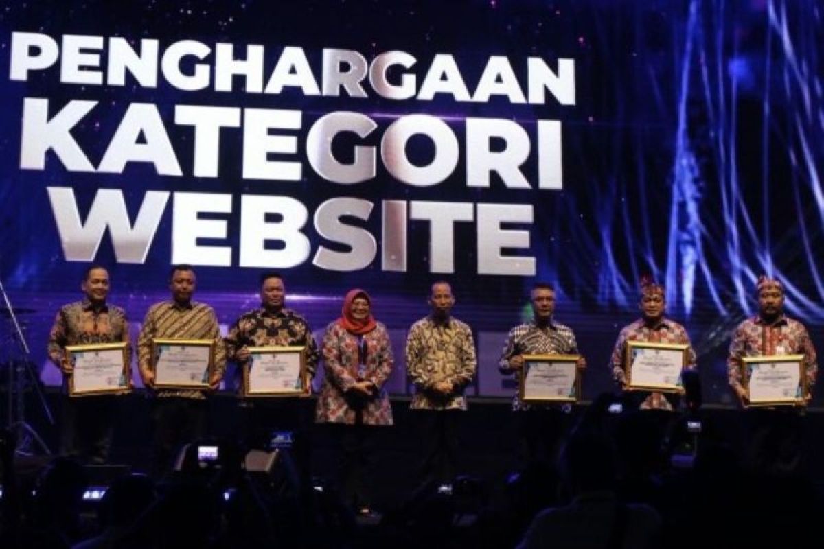 Dinkominfo Bojonegoro raih juara 3  website terbaik di Jatim