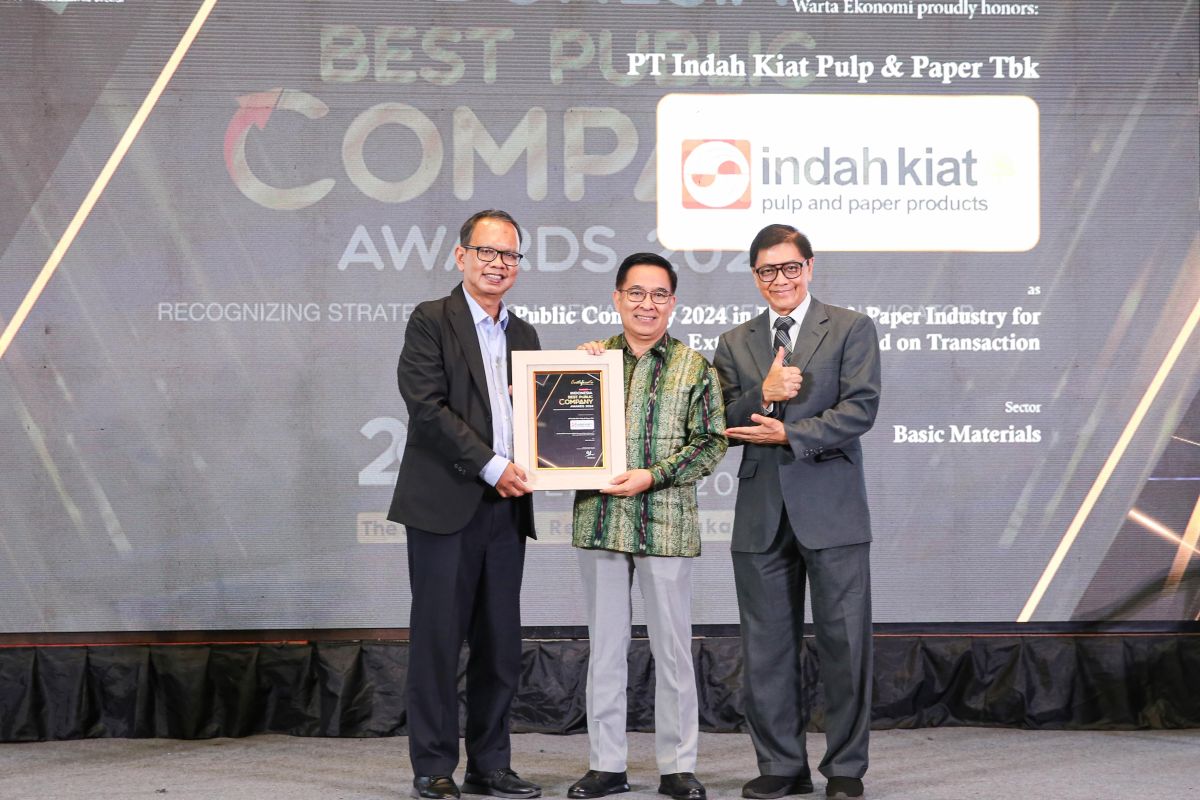 Dua unit usaha APP Group raih penghargaan Indonesia Best Public Company 2024