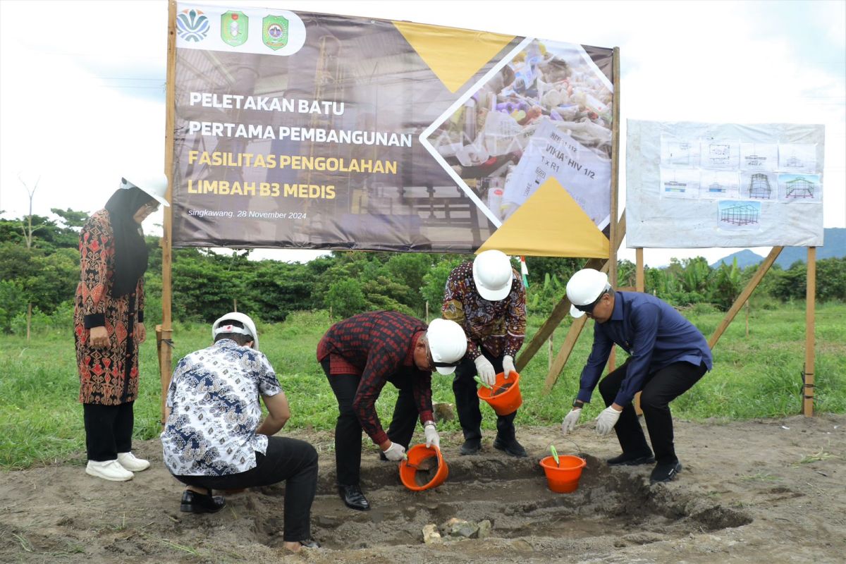 Pemerintah membangun fasilitas pengelolaan limbah medis di Singkawang