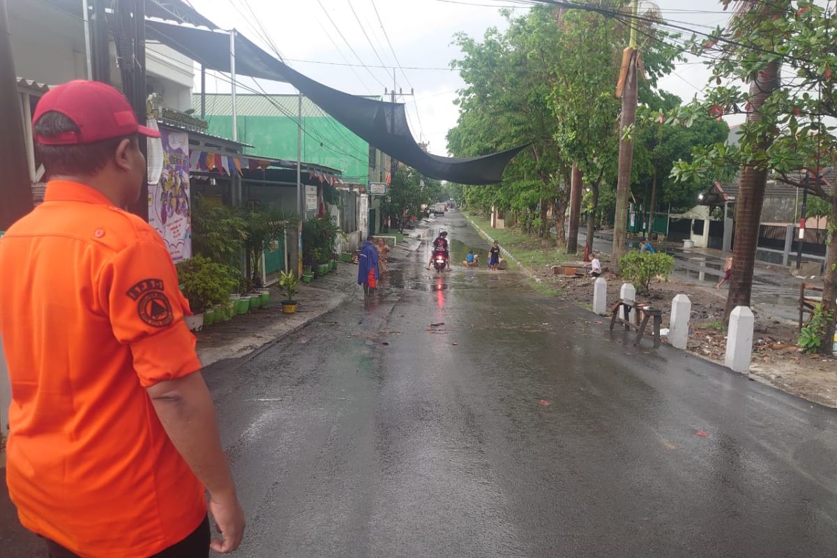 Hujan deras akibatkan banjir di Tengger Kandangan Surabaya