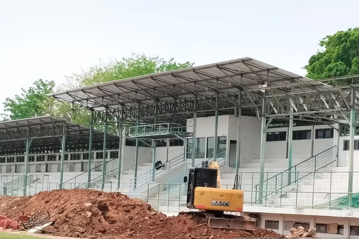 DPRD Karawang tekankan agar proyek renovasi stadion selesai tepat waktu