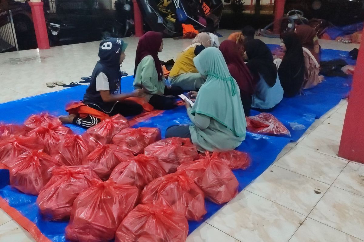 Dinsos Jember dirikan dapur umum untuk warga terdampak banjir