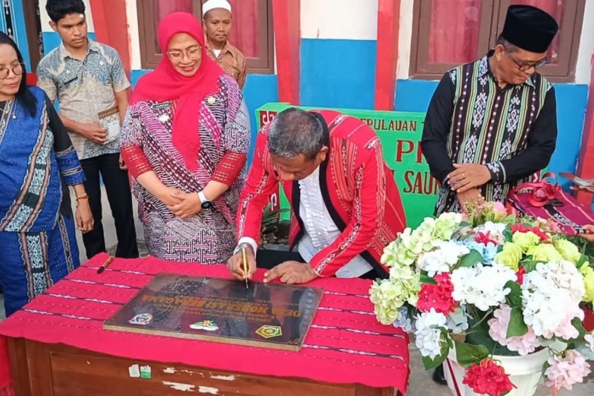 IAKN-Pemkab KKT resmikan prasasti dan tetapkan Kelurahan Saumlaki kawasan moderasi beragama