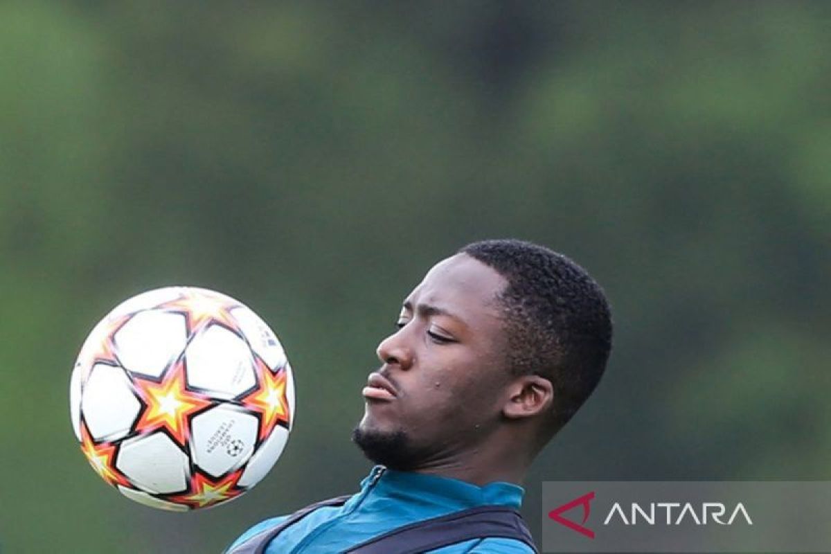 Konate pastikan absen lawan City karena cedera