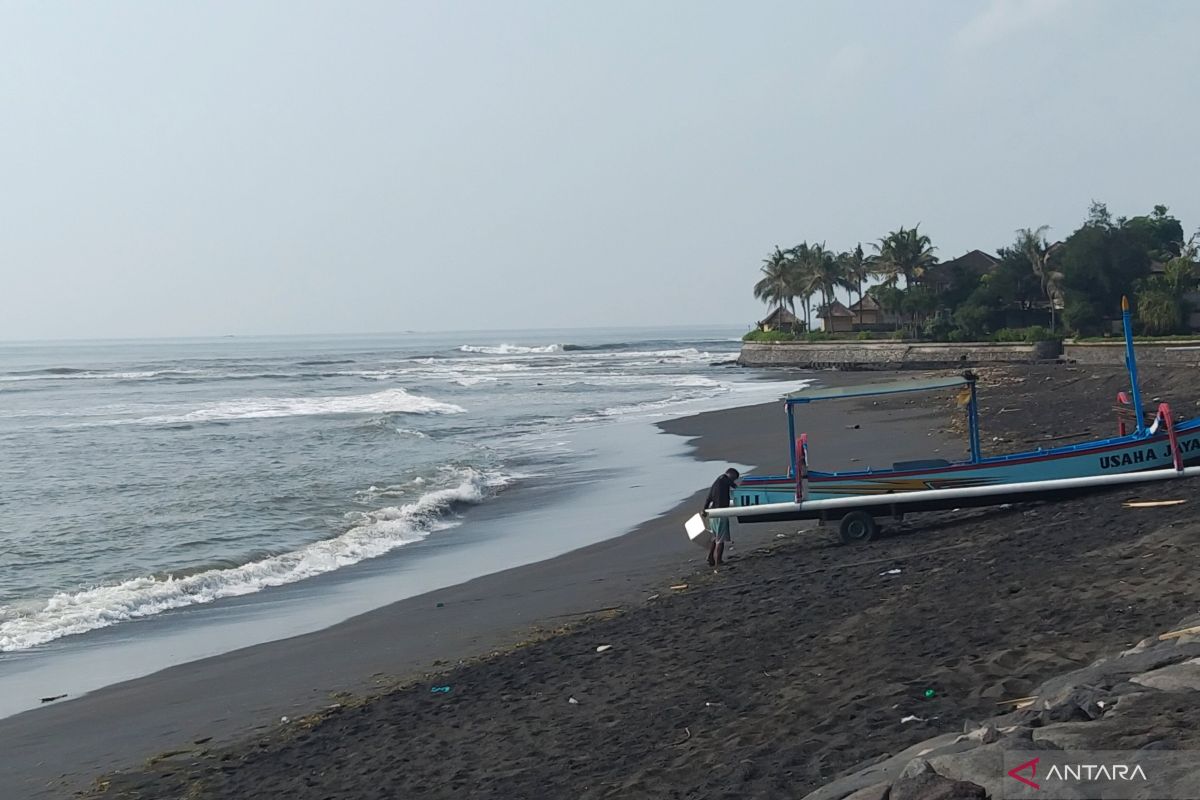 BBMKG terbitkan peringatan dini ombak laut hingga 4 meter selatan Bali