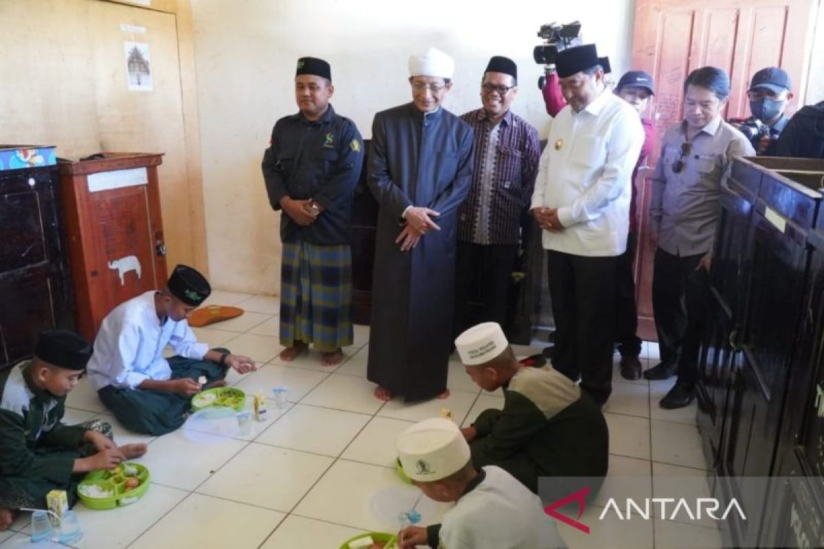 Menag pastikan tak ada perbedaan MBG pesantren dan sekolah umum