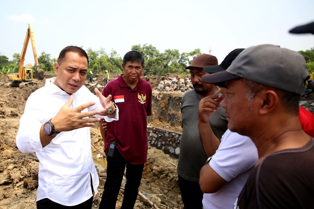 Wali Kota Surabaya prioritaskan penanganan 200 titik banjir