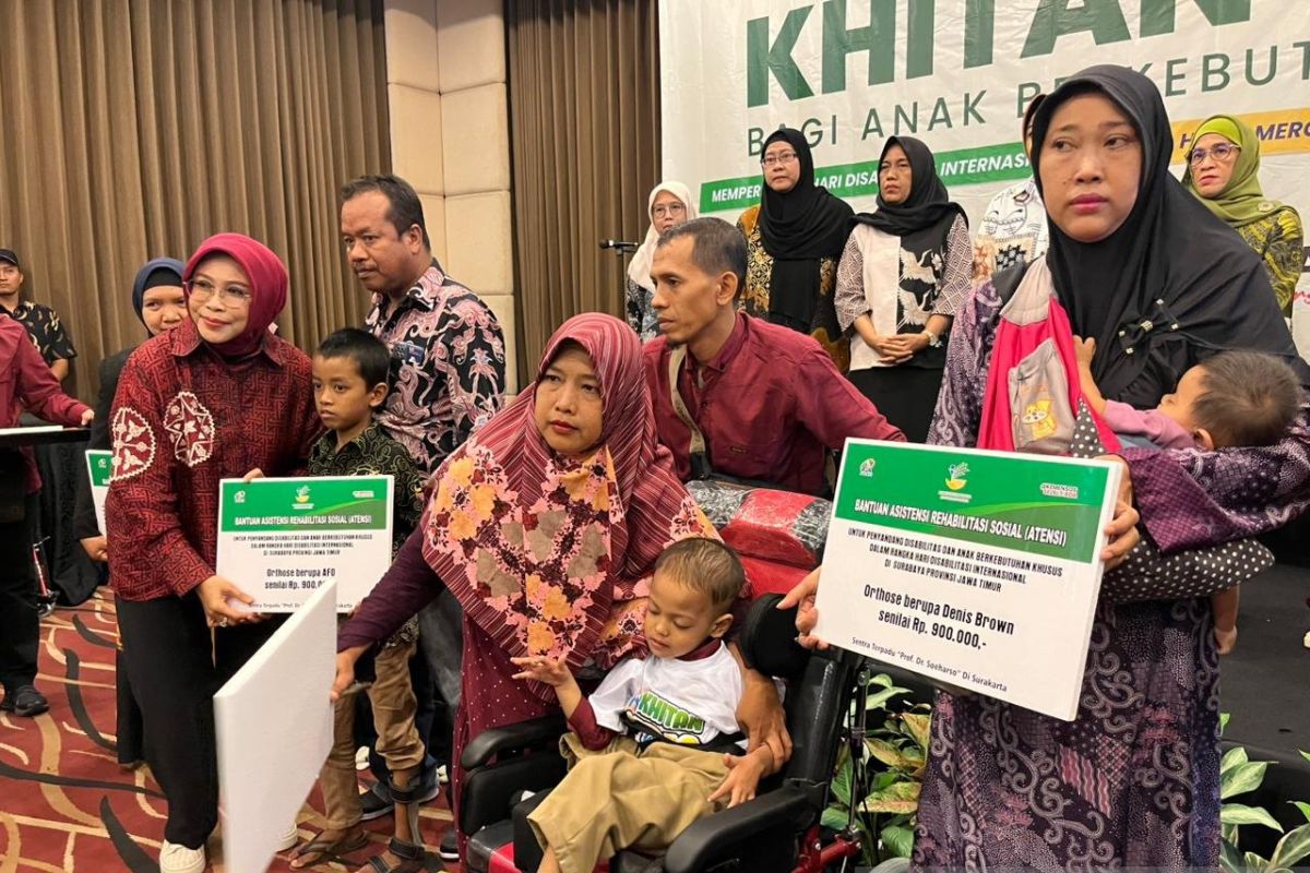 Kemensos gelar khitan massal gratis untuk anak disabilitas di Surabaya