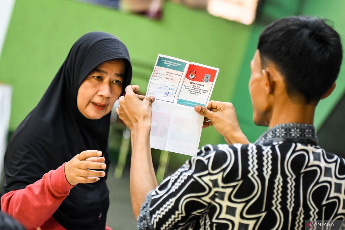 Penghitungan suara pilkada delapan wilayah di Banten serentak hari ini