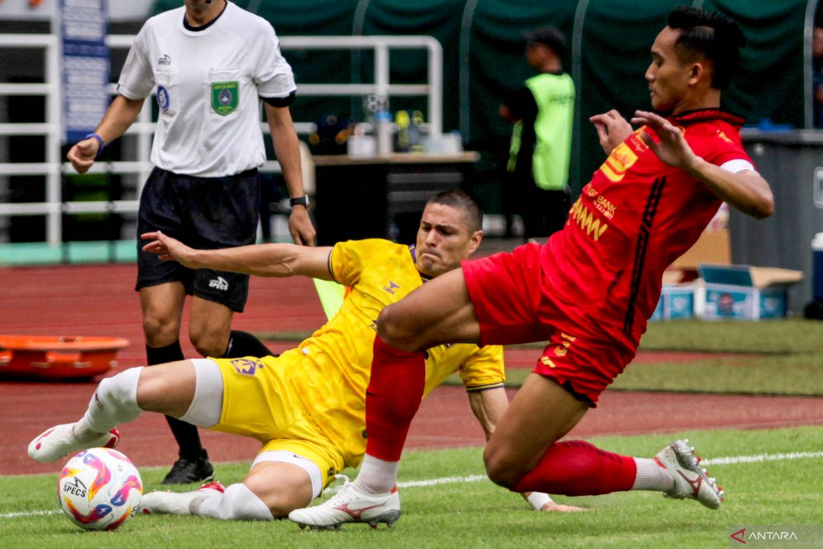 Liga 1 - Persija taklukkan Persik 2-0