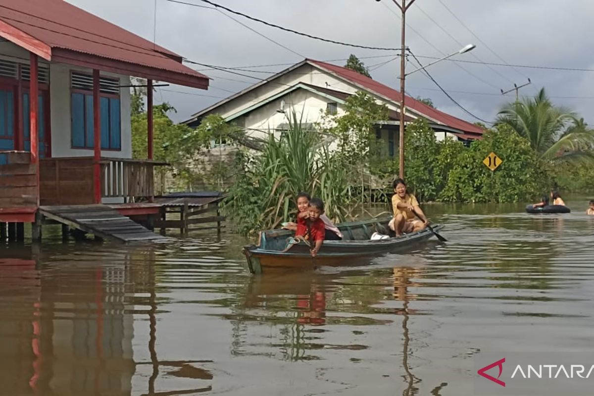 3.648 pemukiman penduduk Kapuas Hulu Kalbar terendam banjir