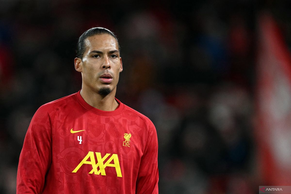 Liverpool disebut telah menawari kontrak baru kepada Virgil van Dijk