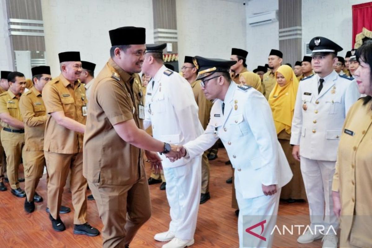 Bobby Nasution lantik 54 pejabat administrator dan pengawas