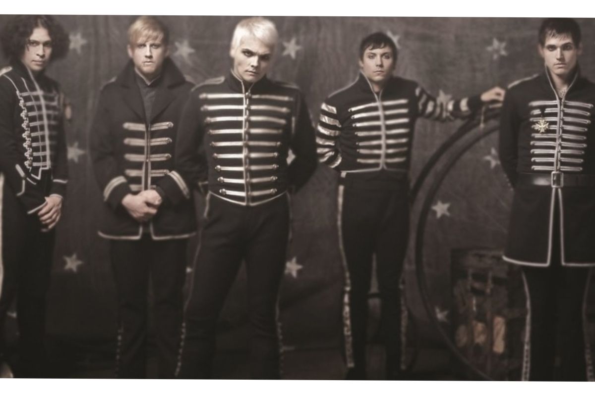 Mantan drummer My Chemical Romance, Bob Bryar meninggal dunia