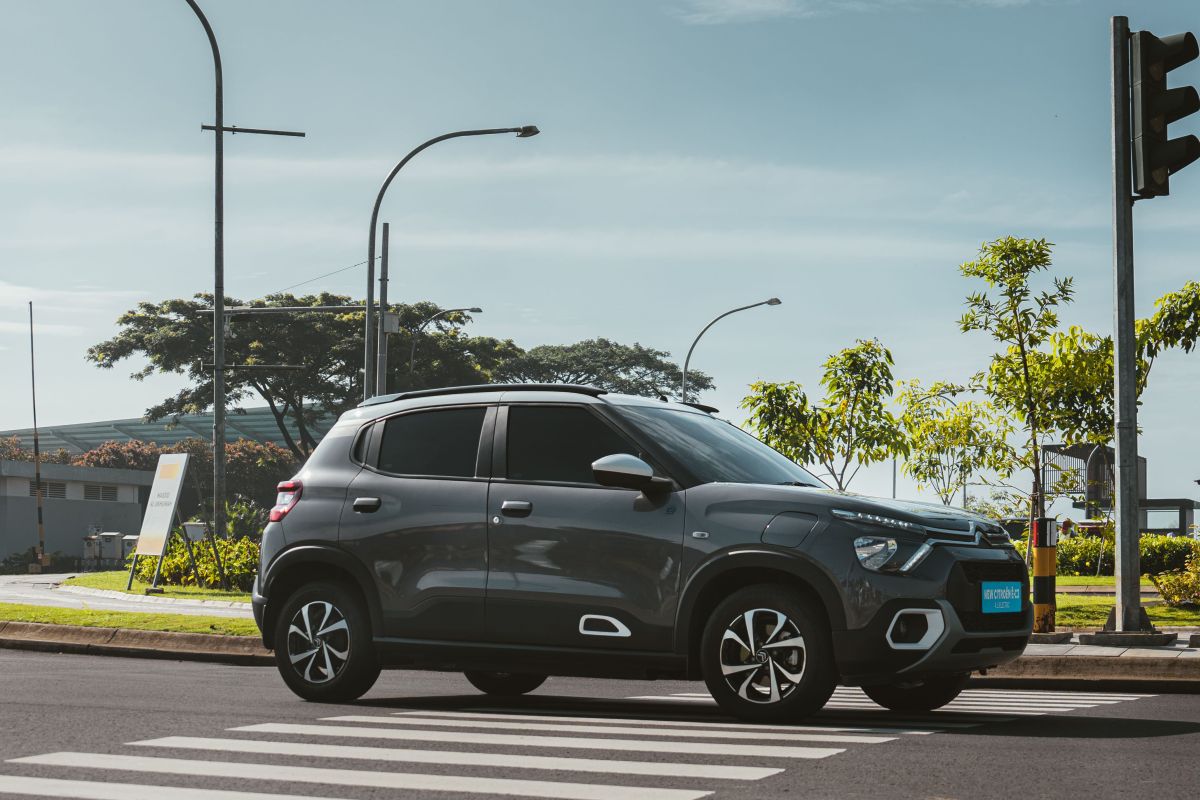 Konsumen di Batam terima pesanan mobil Citroen E-C3 All Electric