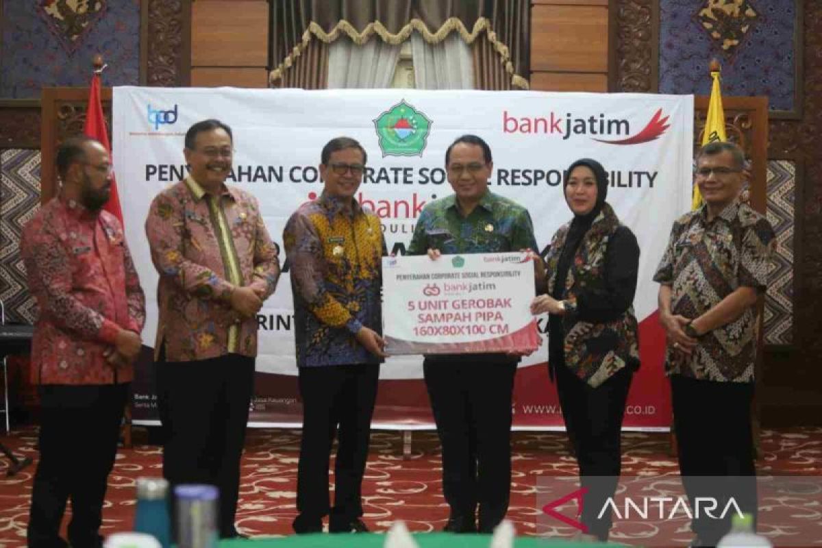 Pemkab Pamekasan-Bank Jatim bantu sarana pelaku UMKM