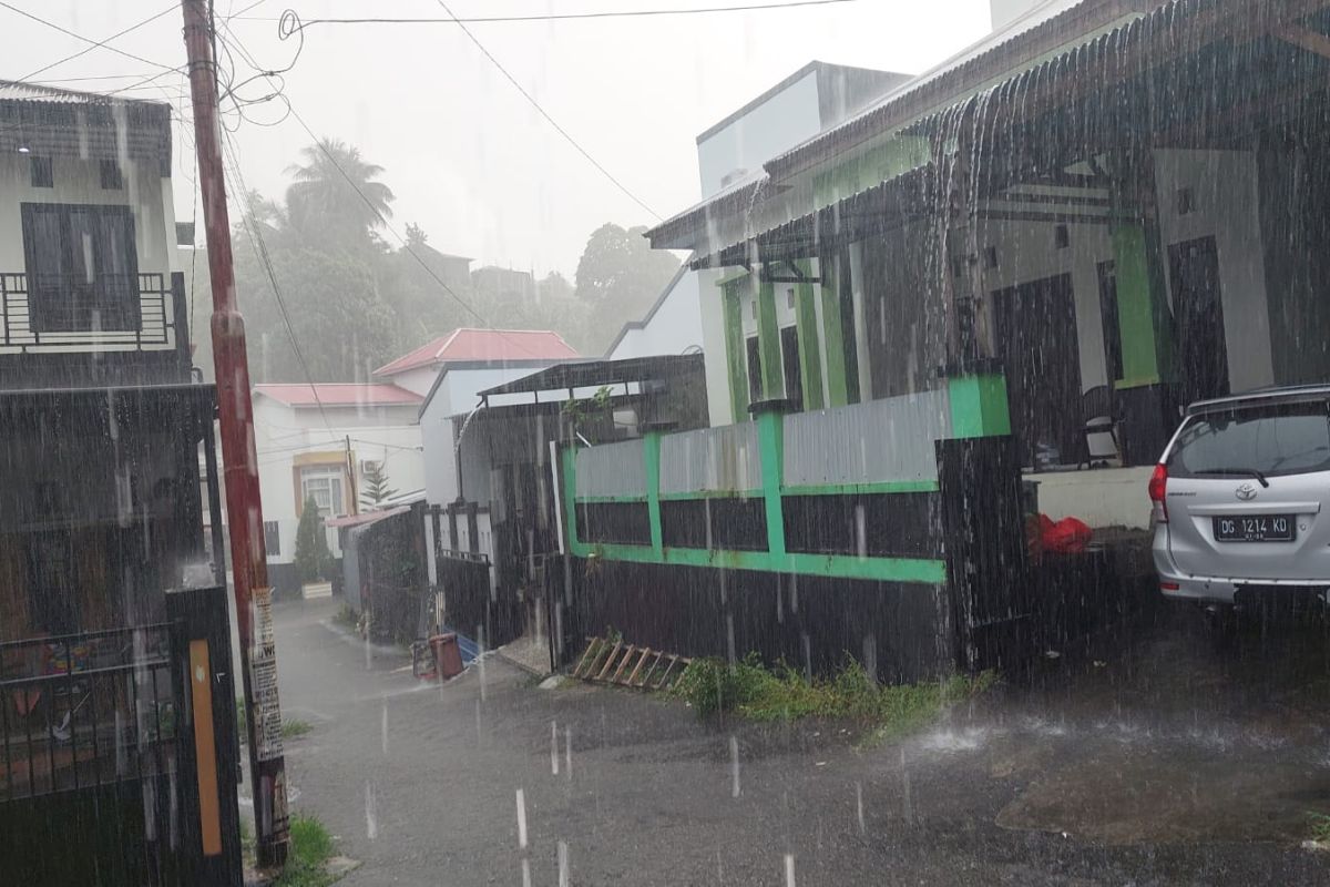 BMKG prakirakan hujan ringan hingga lebat di Malut pekan ini