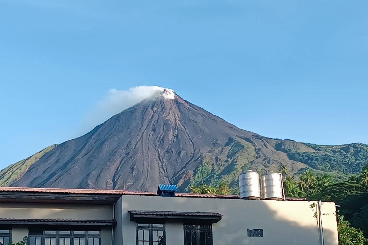 Badan Geologi harap warga waspadai awan panas guguran Gunung Karangetang