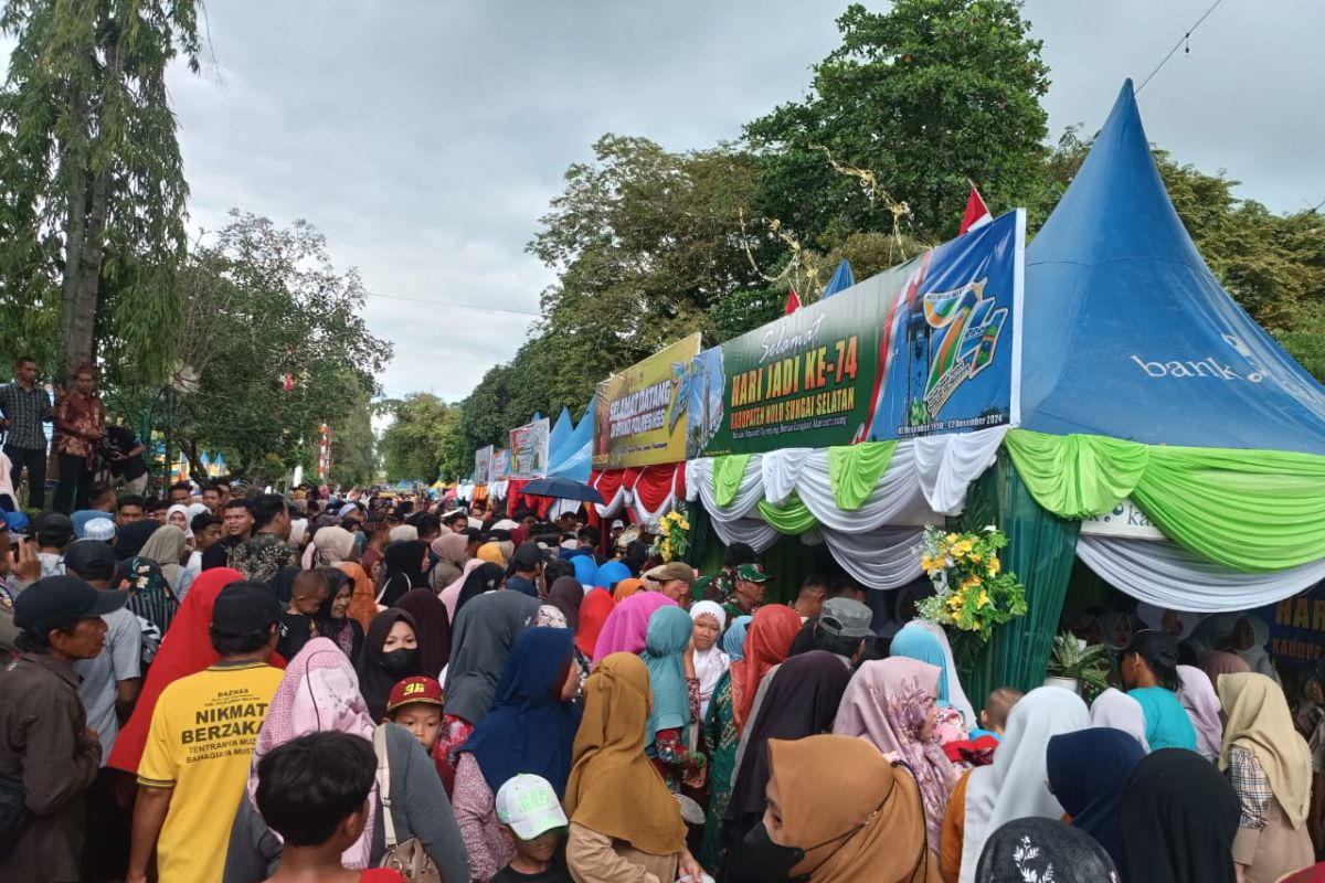 Lapsus - Syukuran hari jadi ke-74 HSS sajikan belasan ribu porsi kuliner daerah