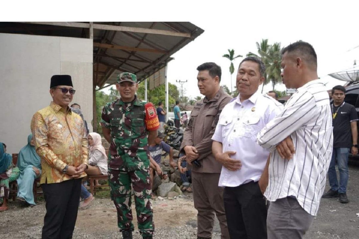 Pemkab Solok Selatan pantau pelaksanaan Pilkada serentak