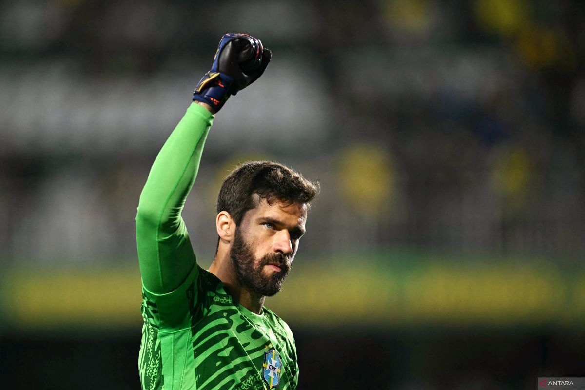 Alisson Becker diperkirakan sembuh dari cederapada akhir Desember