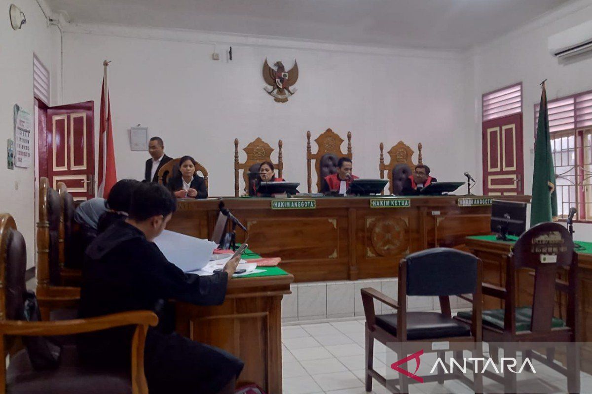 Terdakwa perdagangan burung kakatua jambul kuning dituntut 2,5 tahun penjara