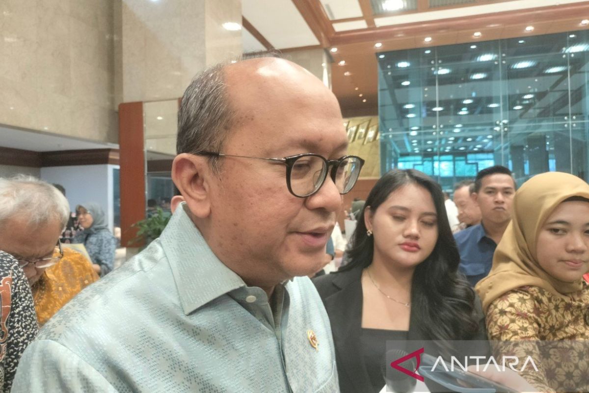 Menteri Rosan sebut program hilirisasi jadi PR besar