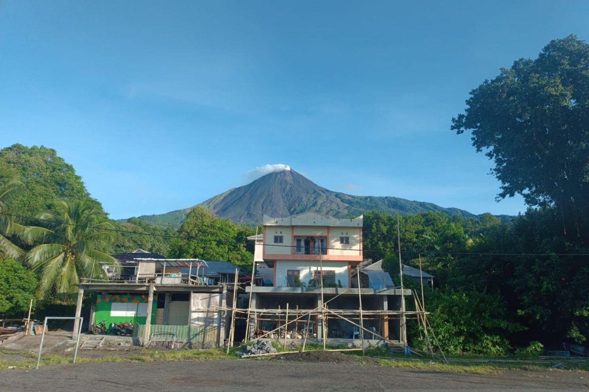 Badan Geologi larang warga beraktivitas dekat kawah Karangetang Sulawesi Utara