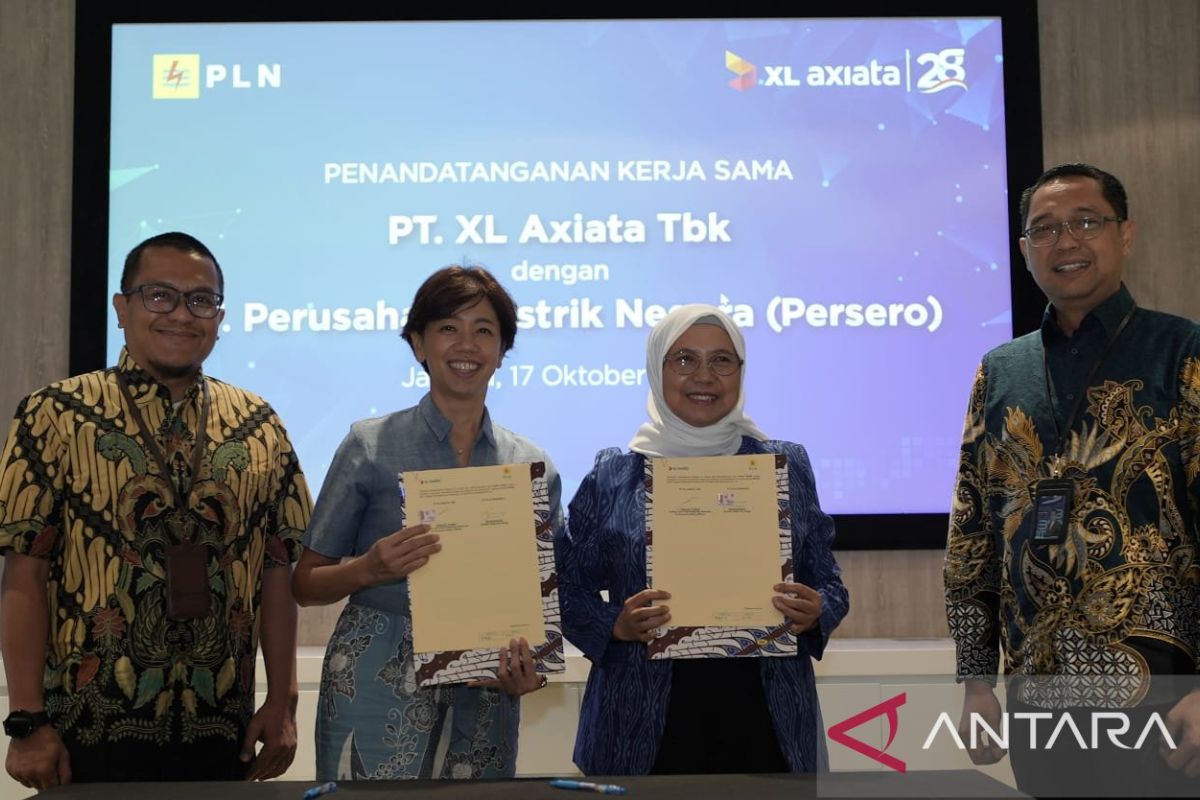 PLN-XL Axiata kerja sama pasokan listrik dan penggunaan energi terbarukan