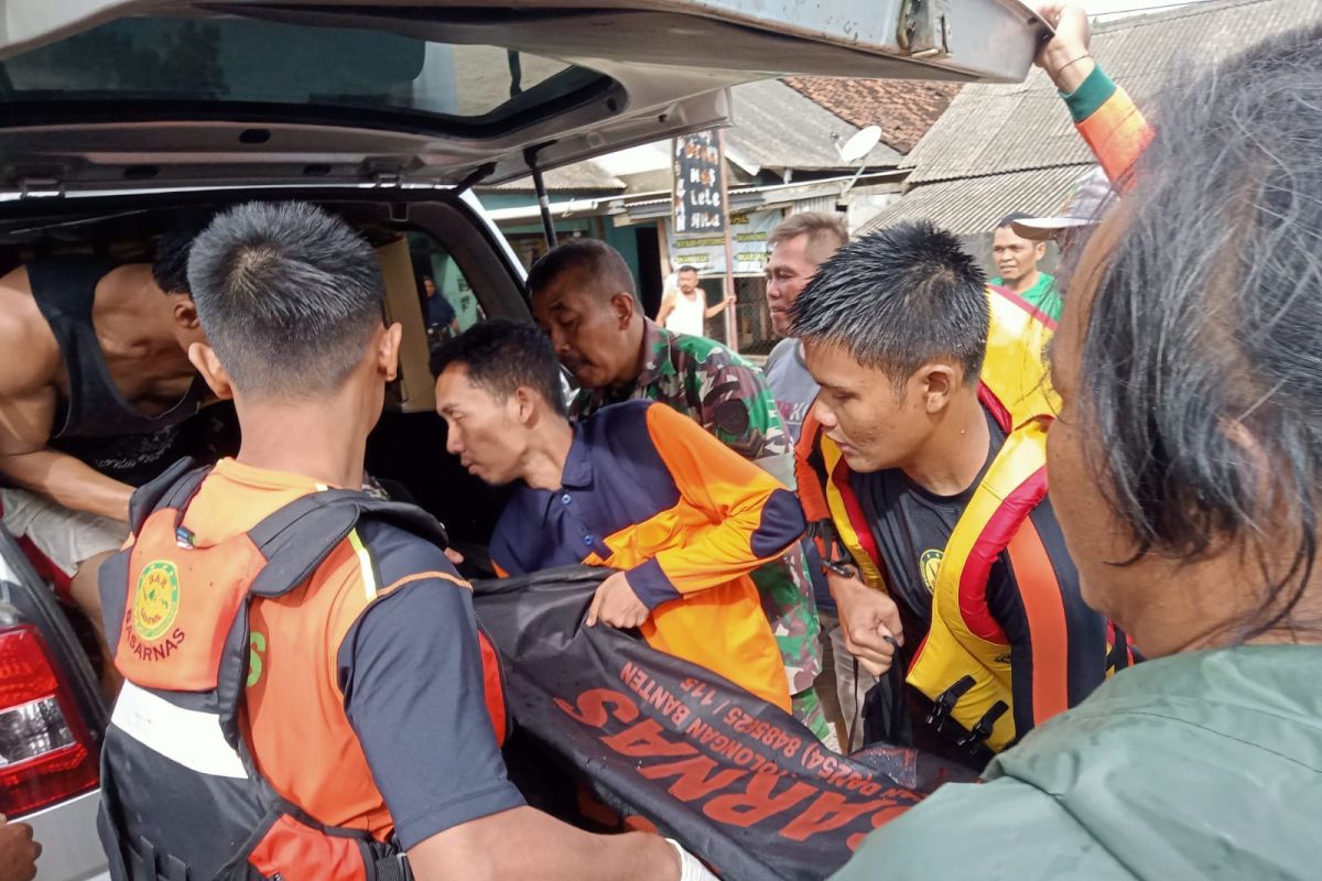 Basarnas temukan warga Pandeglang yang terseret Sungai Cangkore