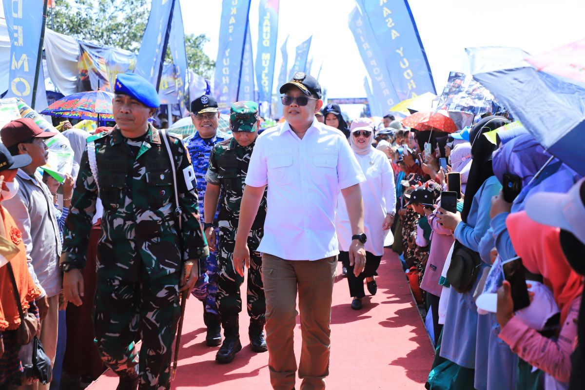 Pj Gubernur Jatim puji kekuatan alutsista TNI AU saat Fire Power Demo