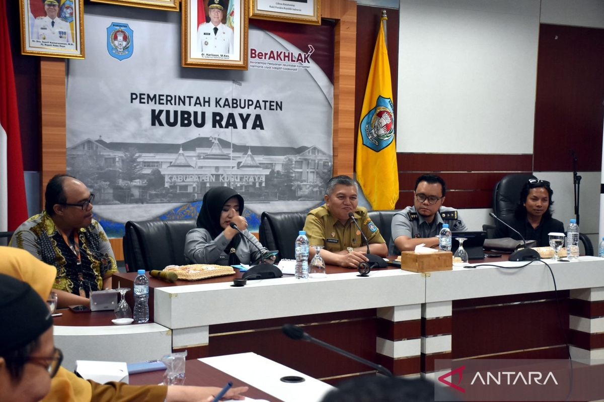 Pemkab Kubu Raya latih kader paralegal atasi kekerasan