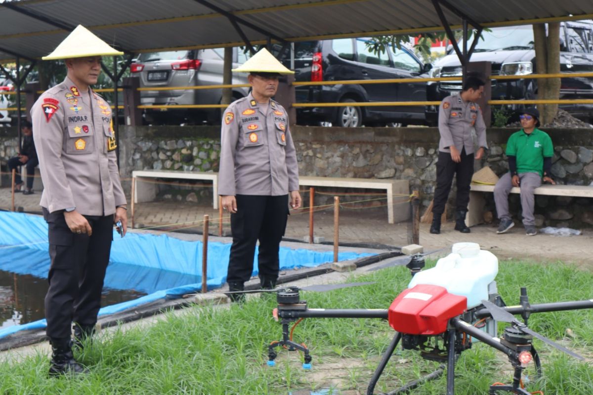 Gunakan drone, Polres Trenggalek implementasikan pertanian modern