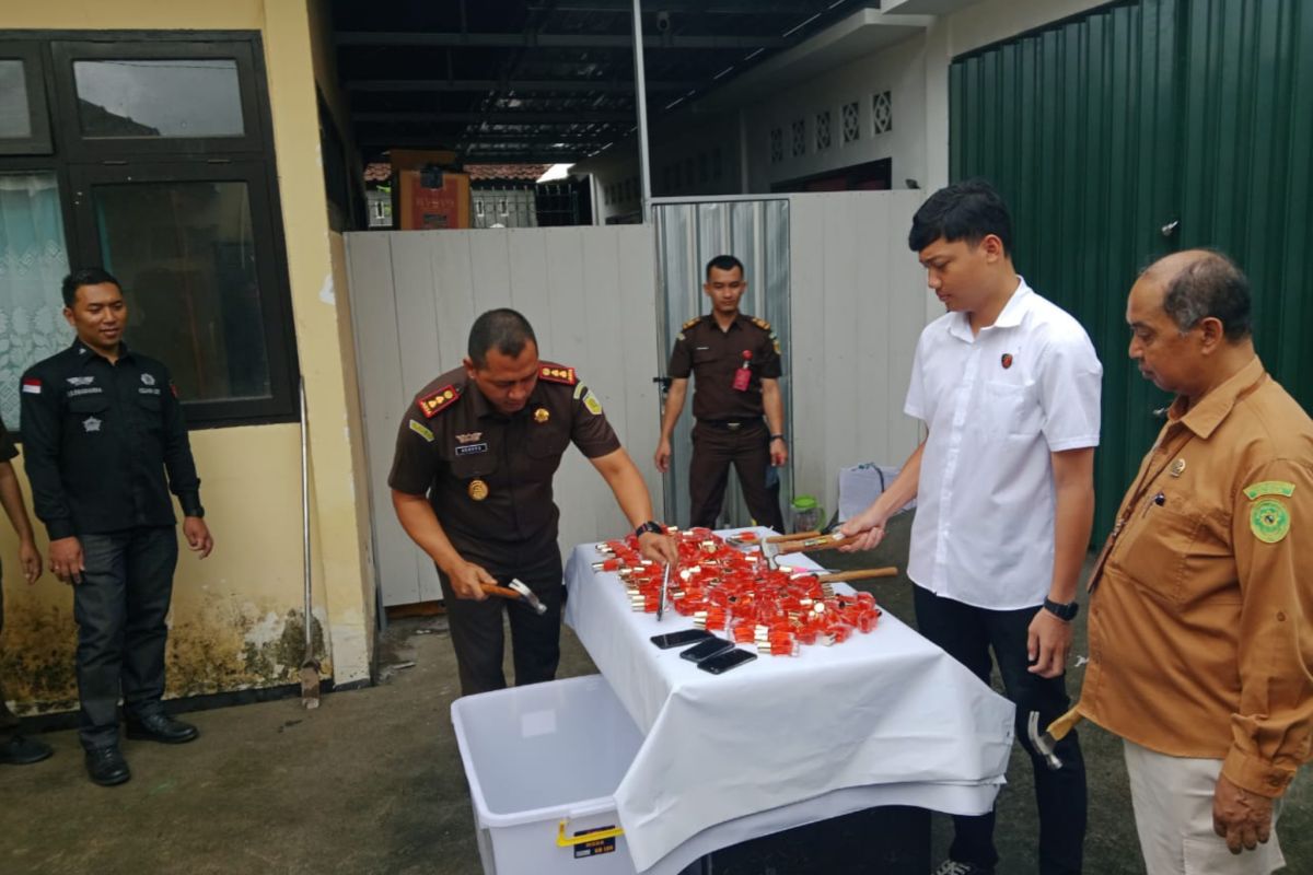 Kejaksaan musnahkan barang bukti narkoba di Lombok Timur