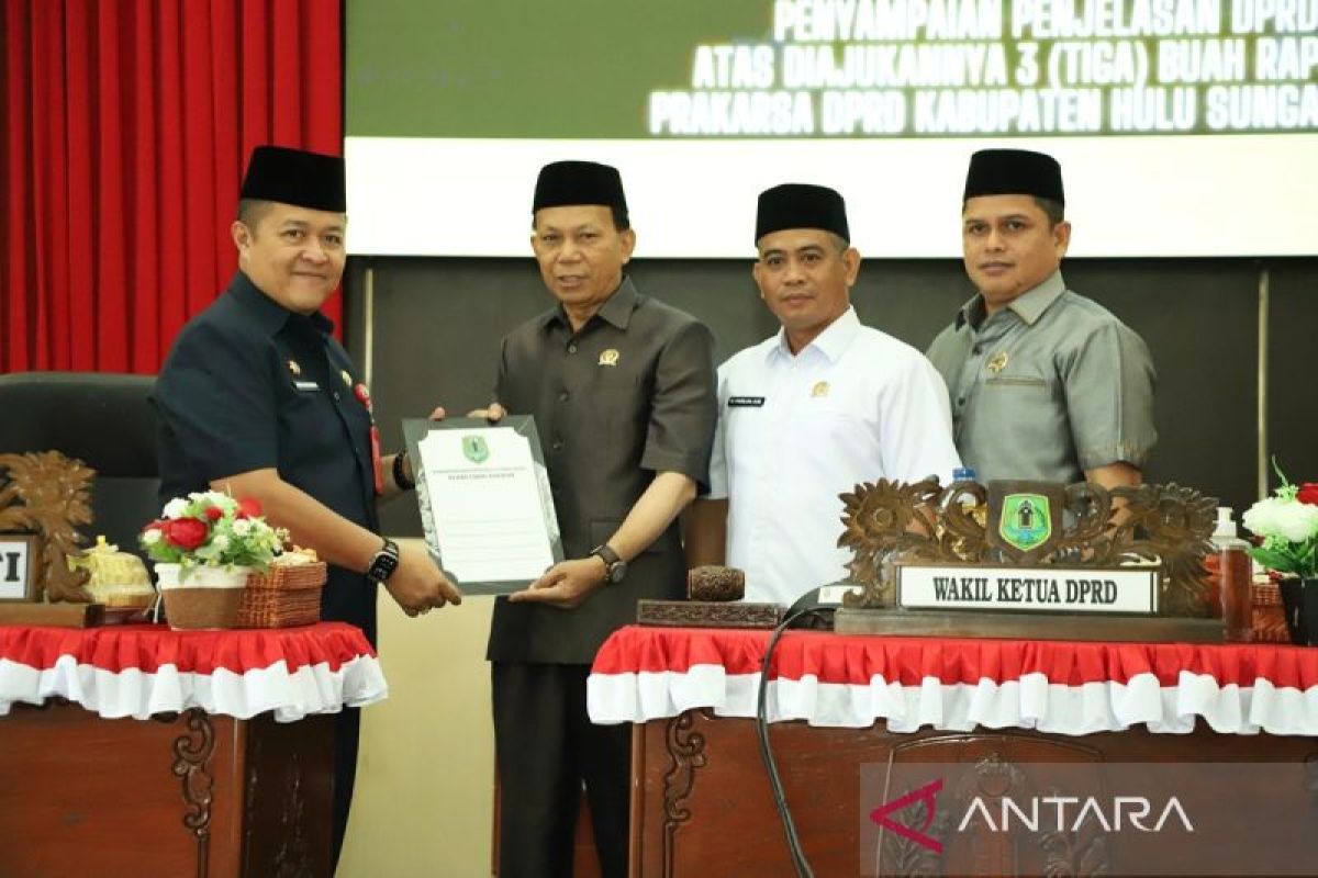 Rapat paripurna DPRD HSU bahas empat Raperda