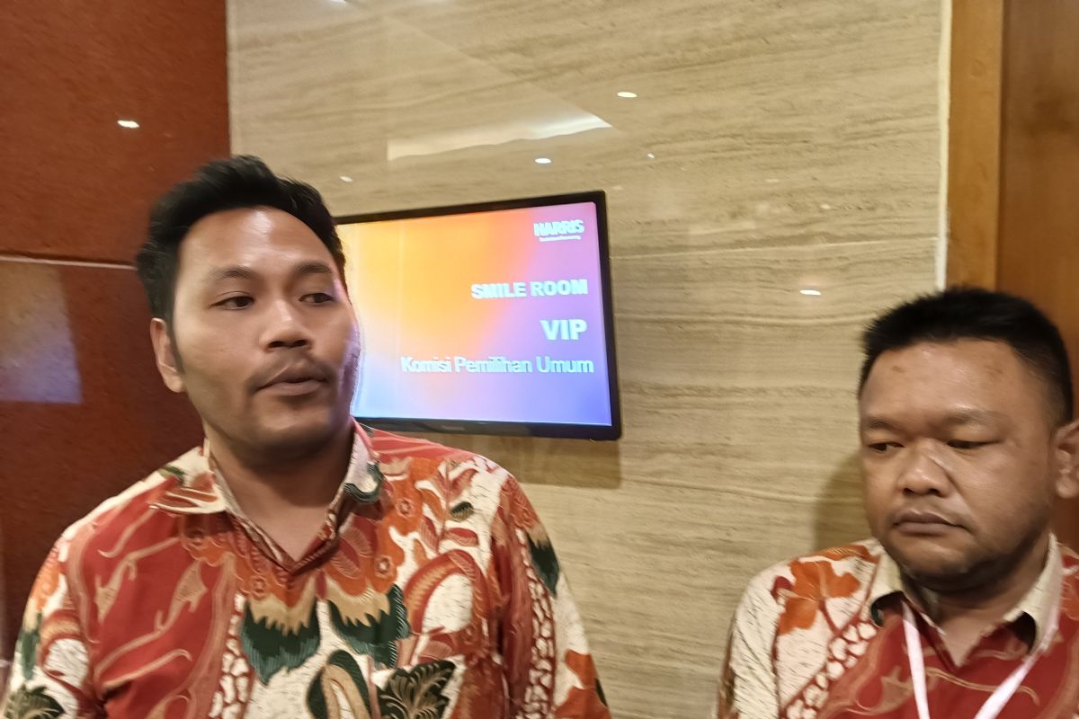 Dua komisioner KPU Kota Semarang keluar saat rekapitulasi suara