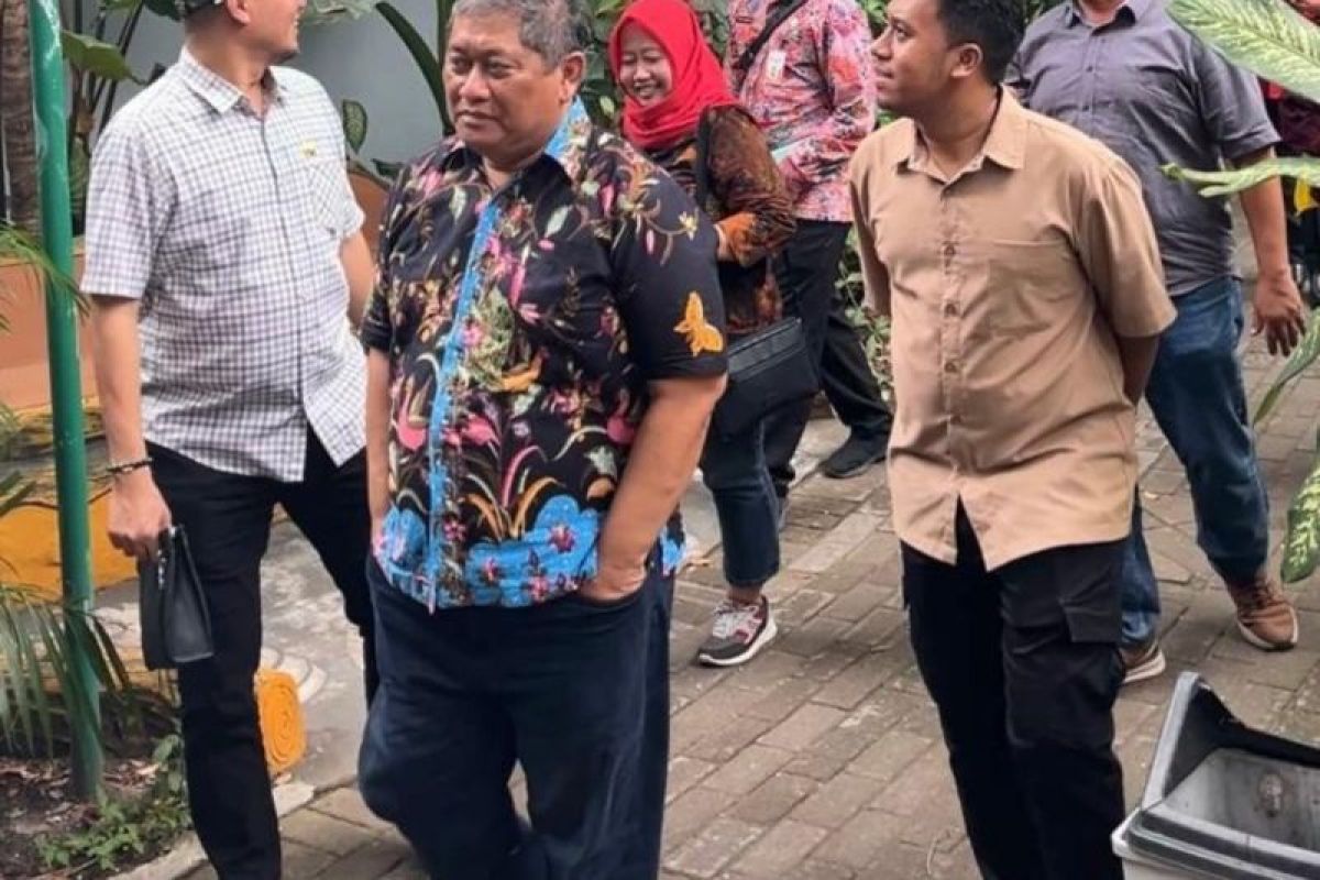 Anggota DPRD Surabaya imbau warga liburan di dalam kota