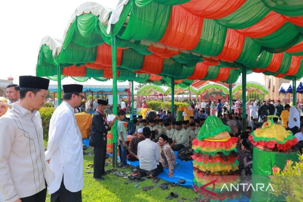 Aceh Barat himpun sumbangan 20.900 nasi bungkus peringatan Maulid Nabi