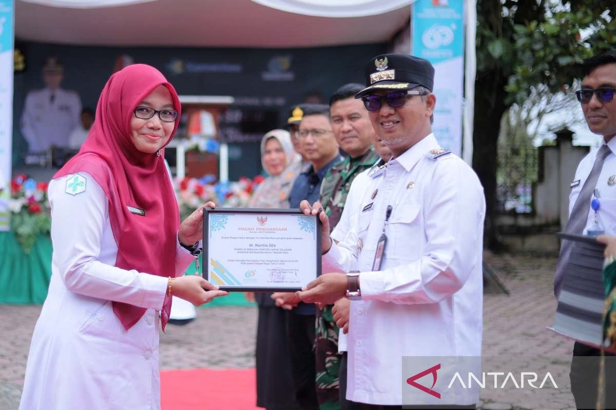 Pemkab Nagan Raya Aceh serahkan penghargaan bagi tenaga kesehatan