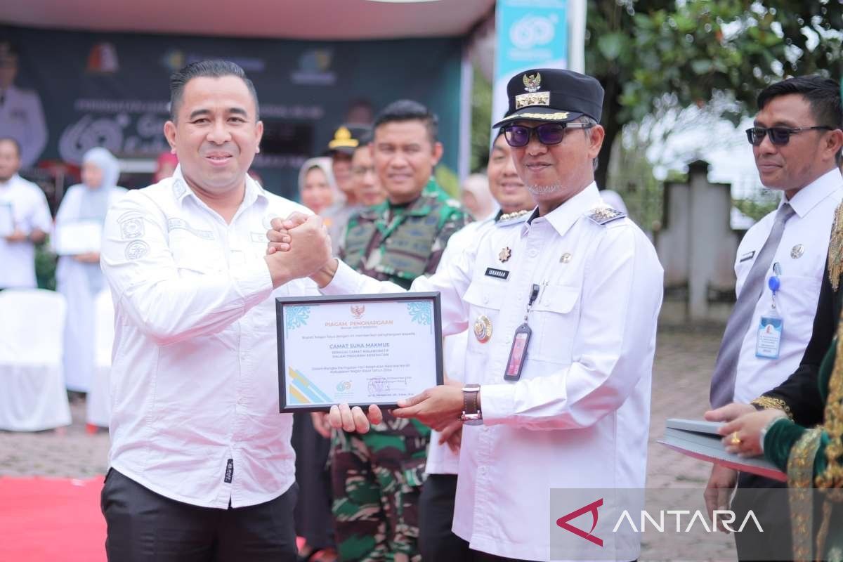 Pemkab Nagan Raya serahkan penghargaan bagi tenaga kesehatan