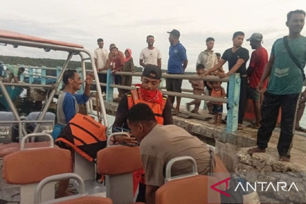 SAR evakuasi  lima penumpang perahu mati mesin di Tanjung Borang