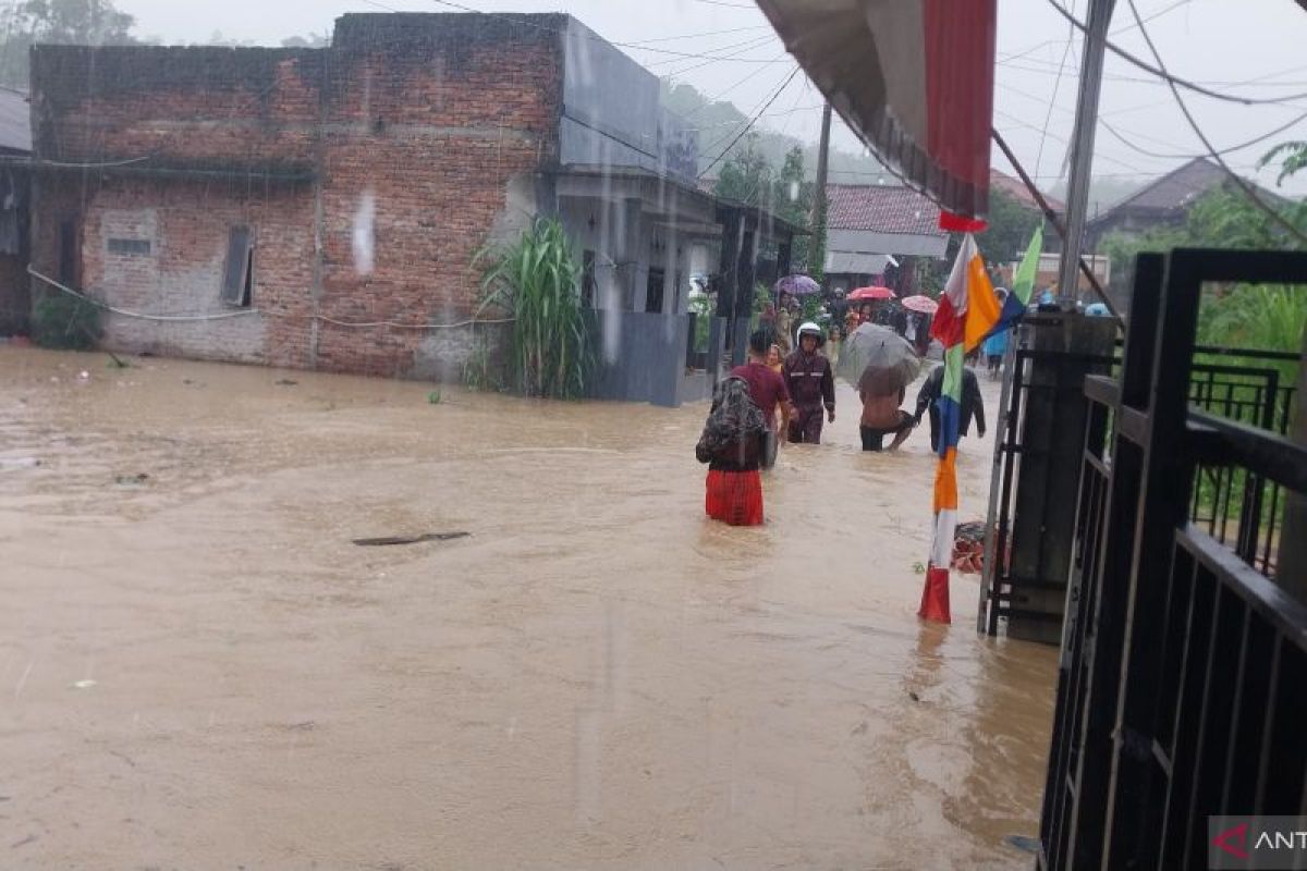 BPBD Sukabumi mencatat 33 titik dilanda bencana ratusan jiwa terdampak