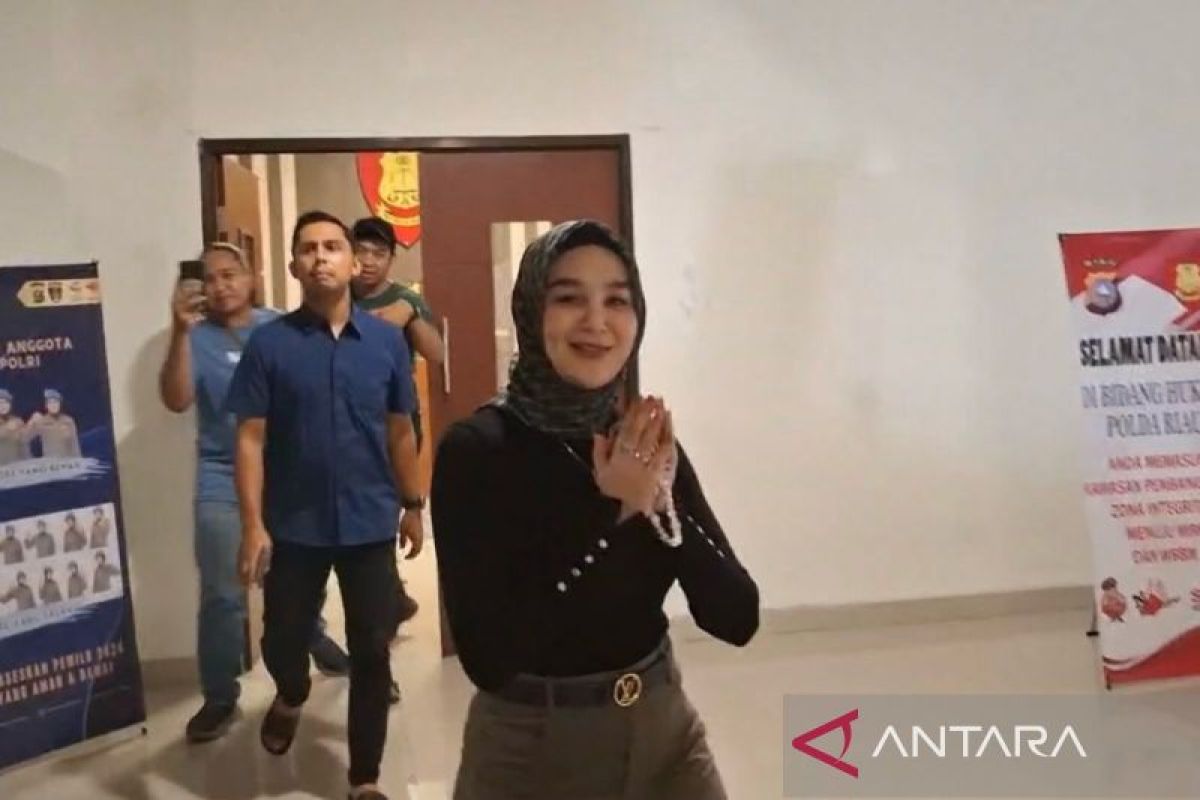 Selebgram Hana Hanifah dimintai keterangan atas dugaan SPPD fiktif DPRD Riau