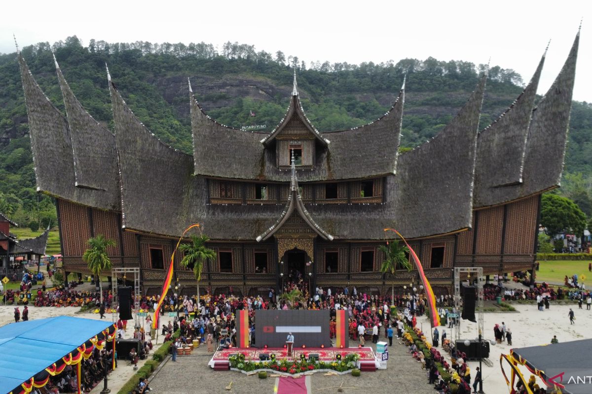 Pemprov Sumbar: Maksimalkan atraksi budaya untuk tarik wisatawan