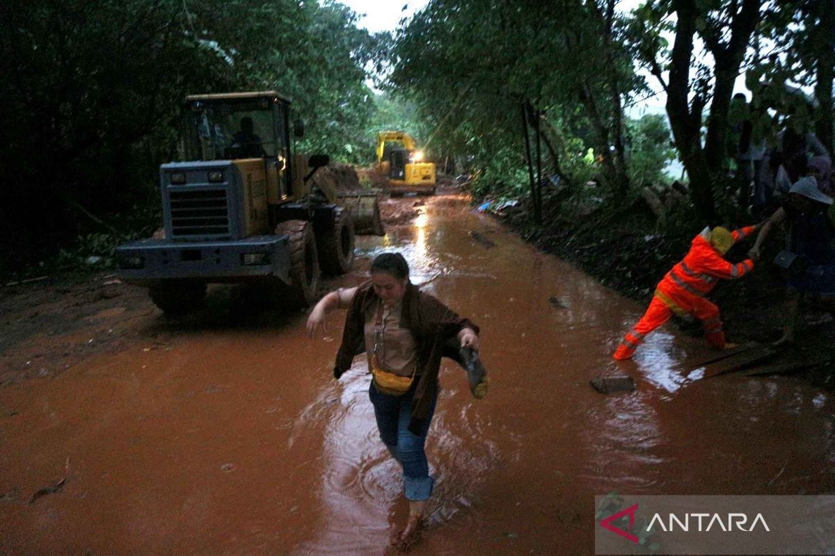 DPR serukan batuan nyata dan cepat bagi para korban bencana Sukabumi